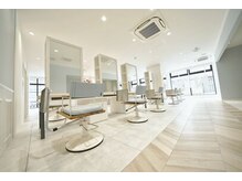 ニューヨークニューヨーク メン 阪急高槻店(NYNY MEN)の雰囲気(阪急からもJRからもアクセスの良い好立地◎カット最終受付18時半)