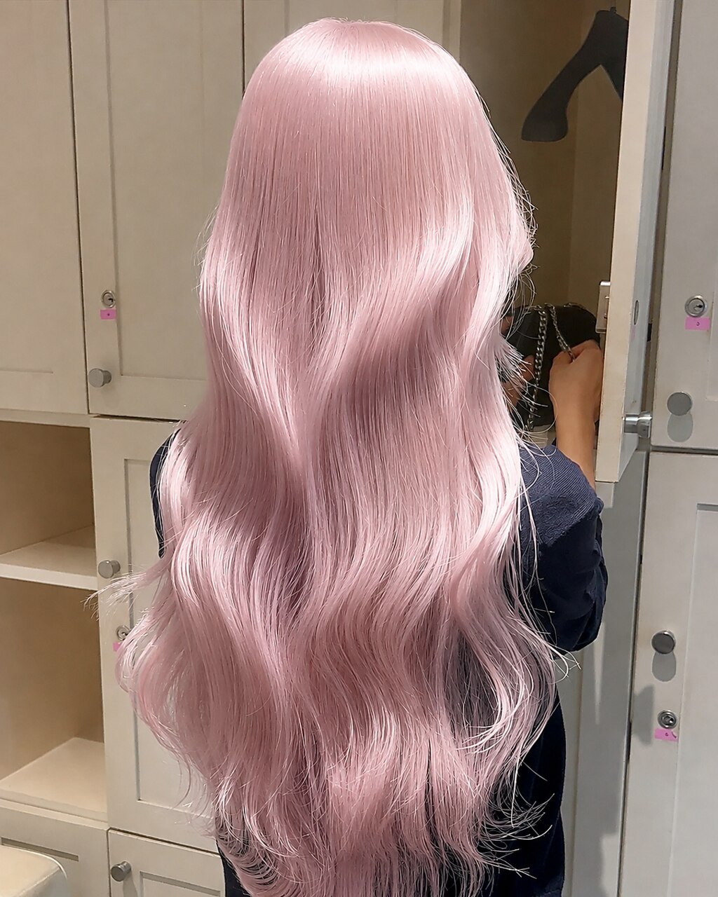 2026年秋】ホワイトピンクアッシュの髪型・ヘアアレンジ｜人気順
