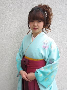 美容室イーナ(e na) ☆卒業☆袴のお着付けとアップ