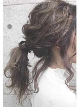 アーシャム(Arsham) 波ウェーブ+ポニーテールStyle