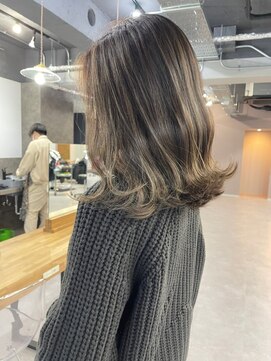 レブ 四条烏丸(Reb,) 外ハネミディアム×大人ハイライト/白髪/白髪ぼかし