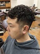 ブルブンガ(Berbunga)&nbsp;ニュアンスパーマ×スパイラルパーマくせ毛風フェードカット