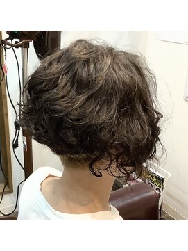 目下がりボブメンズパーマ