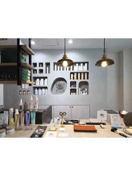 【くつろげる少人数サロン♪】落ち着ける空間×マンツーマン施術で、あなたの髪のお悩みを解決♪[髪質改善]