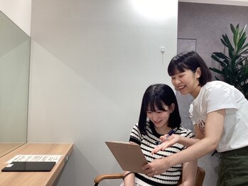 染メラボ 新高円寺店の写真/女性目線の提案や共感ができるからお任せできる☆居心地抜群な接客を心がけています♪