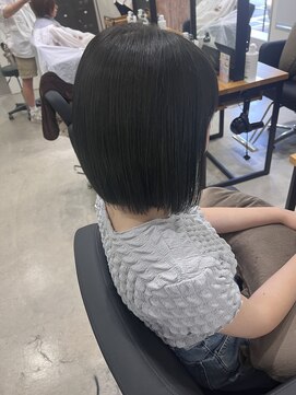 アン ビー(an B) ぱつんとボブ