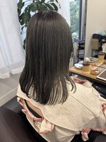 シア(sia)&nbsp;ブリーチベースにやわらかく透けるオリーブグレージュ◎