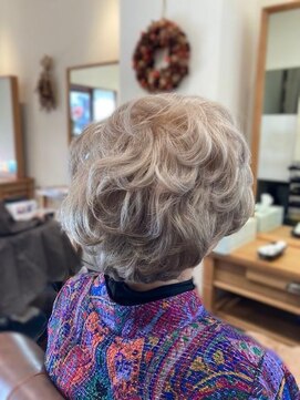 クロス(CROSS) カールをしっかりキープ 強めパーマ