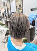 切りっぱなしボブ×シャドウルーツ