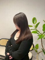 ミア(mia)&nbsp;大人シアーベージュミニウルフボブミディアムレイヤー