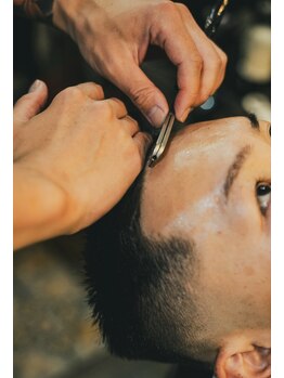 ノマド 長堀橋(Nomad)の写真/忙しいあなたのためのサロン!ヘッドスパ・眉毛等も可能。男を上げるメンズトータルケアで魅力を最大限に◎