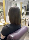オリーブベージュ