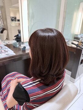 ヘア&エステ ヒロイン 西武池袋店 柔らかく流れるレイヤー×モカグレージュ