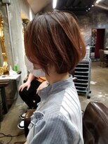 ユーアールキャッスル(UR CASTLE) ショートボブ グラデーションコーラル