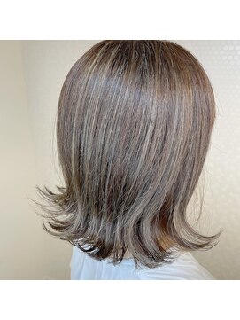 ヘアーアンドメイク ドレス(DRESS) 白髪ぼかしハイライト 修正