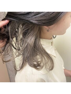 ヴィーヴォ 天六店(VIVO) 【VIVO】西屋綾香 インナーカラーミルクティーベージュ アッシュ