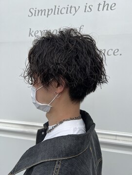 六本木美容室 白金店 センターパート/ツイストスパイラル/波巻きパーマ/ウルフ