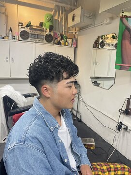 メリケンバーバーショップ フクオカ(MERICAN BARBERSHOP FUK) ナチュラルフェードパーマ