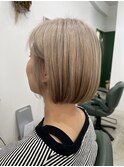 白髪ボカシも有効◎ ハイトーンベージュ