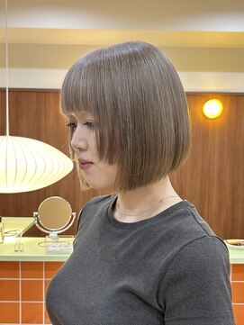 エトイ(etoi) bob + white beige