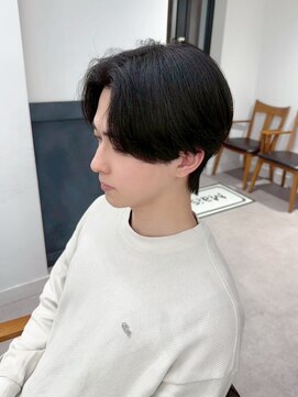 ネオリーブ クーロ メゾン 横浜(Neolive curro Maison) 韓国マッシュ　センターパートフェザーパーマ　MEN’S HAIR