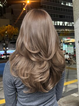 エッセンザ 梅田(ESSENZA) 海外レイヤー