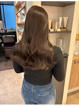 ユーフォリア 青山(Euphoria) 【担当きょうこ】ブリーチなし赤み消し柔らかベージュ透明感艶髪