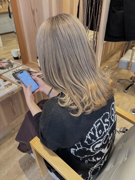 シエカ(C.eka) ホワイトベージュ