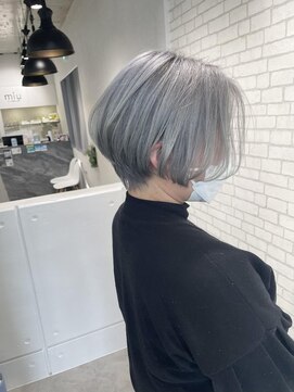 ミューバイケンジ(miu by KENJE) miu&清水大誠 前下がりショート♪