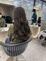 ロンドメリア 天神大名店(Lond Melia) ★斜めバングミディアムヘアグレージュカラーシルキーベージュ★