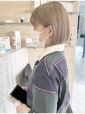 ホワイトベージュ