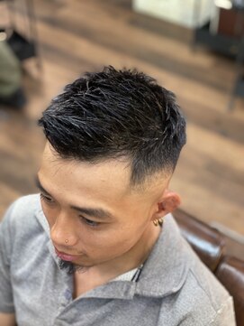 バーバーファースト(BARBER FIRST) フェザーアップフェード