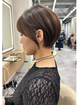 ロンドプロフィール 浦和(Lond profil) 大人可愛い20代30代40代黒髪前下がりショートボブ丸みショート◎