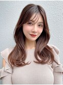 後れ毛が可愛い顔周りハイレイヤーロングチェリーブラウン