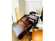 エレサリア(EleSalia)の雰囲気（シャンプー台は首への負担が少ないバックシャンプーです）