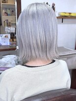 ブレイズヘアー(BLAZEhair)&nbsp;【赤み完全除去】ホワイトシルバー×ブリーチ２回