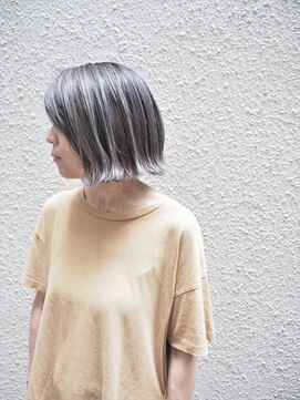 コニ(Coni) ♪百瀬俊幸♪切りっぱなし外はねミニボブハイライト10代20代