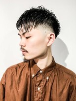 フジヤマ バーバー ショップ(FUJIYAMA BARBER SHOP) 七三ツイストパーマオールバックコンマヘア【岩山オサム】k121