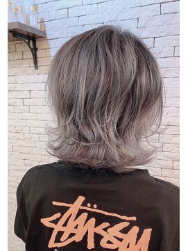 ミコノス(MYKONOS) ミディアムのバレイヤージュ