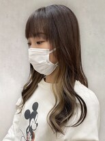 アンダーバーホワイトモデ 河内長野(_WHITE mode)&nbsp;大人可愛いストレート巻き髪インナーカラーベージュ