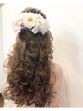 ワンイレブン 新橋銀座口(ONE_ELEVEN) ハーフアップ