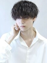 コンフィデンス メンズヘアー(confidence MEN'S HAIR)&nbsp;リオスパイラル『スパイラルパーマ×外国人風ショート』[新宿 ]