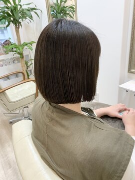 ミミ(MIMI) ボブ×オリーブカラー