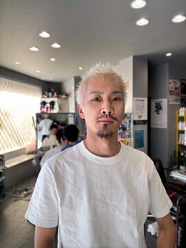 ダニーコウベ(Danny kobe) 金髪ツンツン