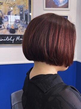 ジュリー(Julie) オーダー:サイドと襟足3mmで刈り上げて赤にして