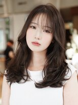 ビュートリアム 福岡(BEAUTRIUM)&nbsp;大人可愛い/透明感アッシュのふんわりレイヤー&シースルーバング
