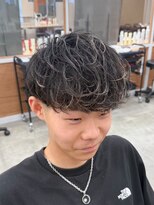 ルースト 南堀江店(ROOST)&nbsp;刈り上げセンターパート/波巻きツイストスパイラル/南堀江