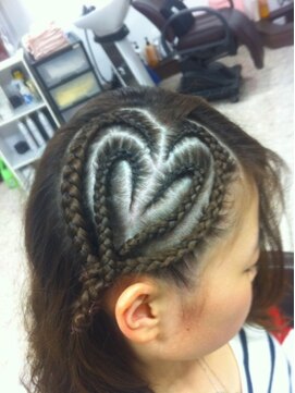 リリカモードヘア 美容室 上大岡店 k