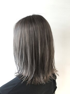 リー ヴィータ 上新庄(Lee Vita) 【Lee Vita】外ハネミディ×プラチナシルバー