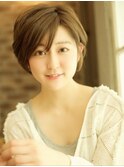 「BEKKU」別宮聖一　耳かけニュアンスカール大人ショートボブ